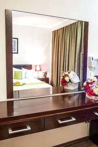 Отель Phoenicia Suites Baneasa Бухарест Апартаменты с 1 спальней-1
